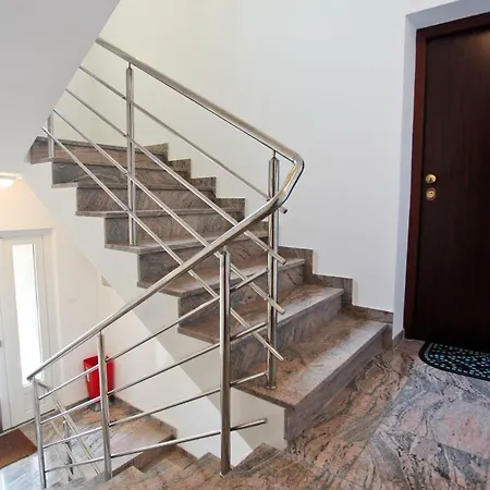 Kimi Apartment